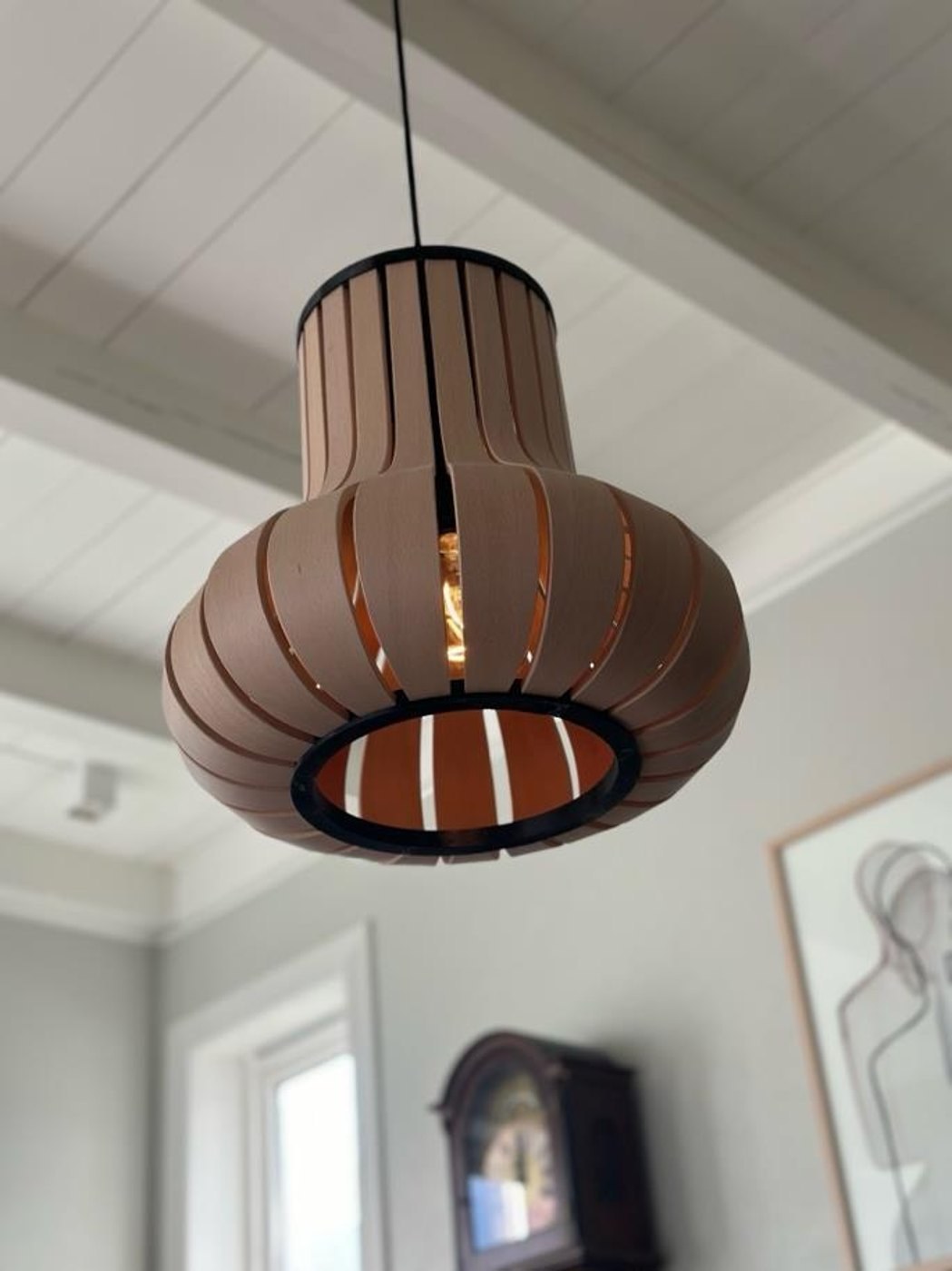 Stressless-inspired lamp